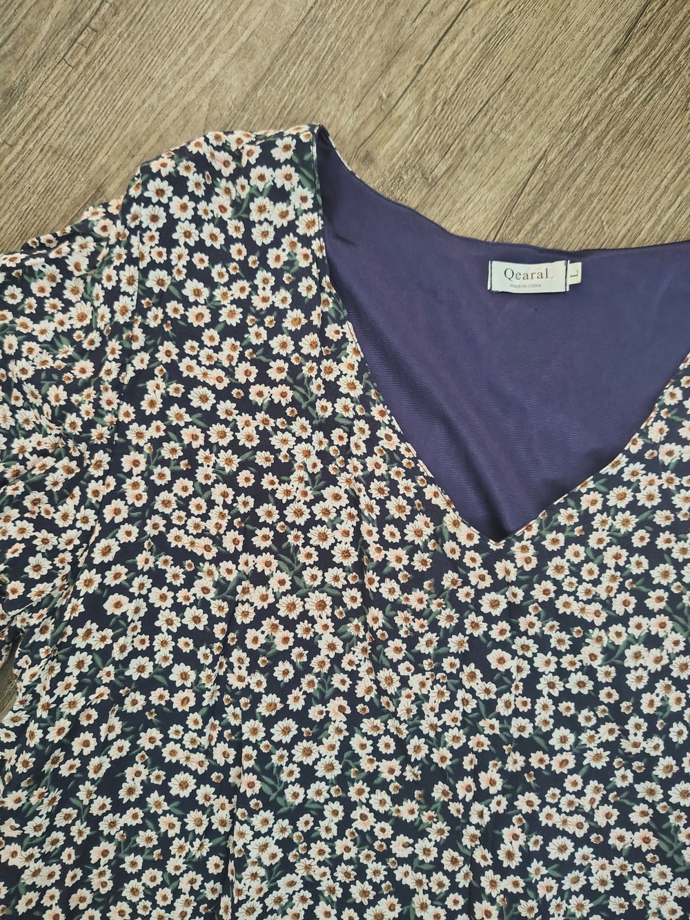 Qearal Women’s Navy Ditsy Floral V-Neck Long Sleeve Blouse L Cottagecore Casual - Picture 3 of 7